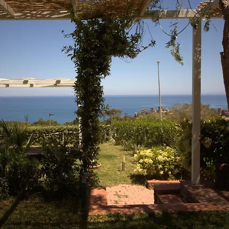 圣巴巴拉公寓 * 切法卢