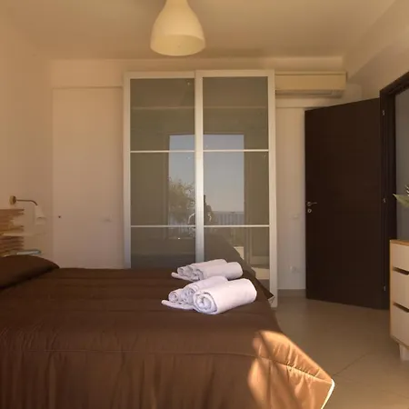 圣巴巴拉公寓 *