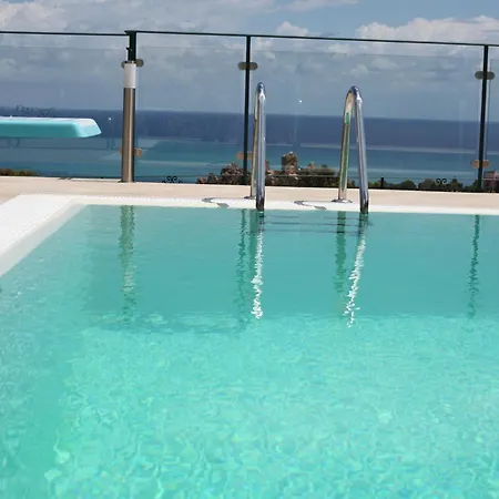 圣巴巴拉公寓 切法卢