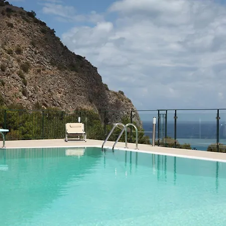 圣巴巴拉公寓 切法卢